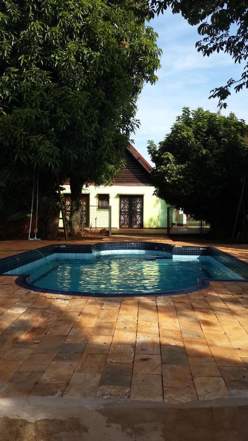 Casa Folks - Bed And Breakfast Puerto Iguazú Esterno foto