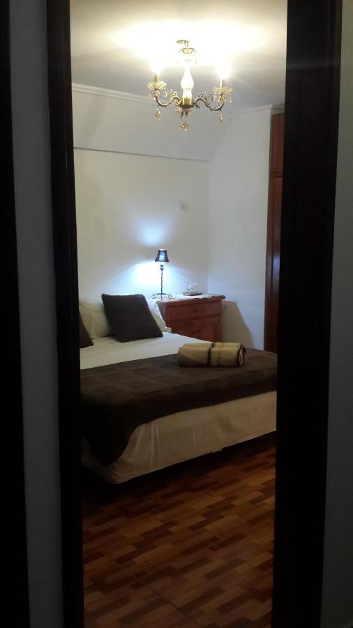 Casa Folks - Bed And Breakfast Puerto Iguazú Esterno foto