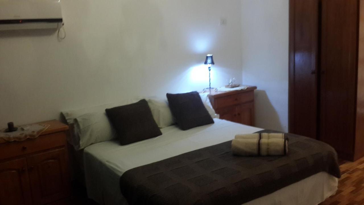 Casa Folks - Bed And Breakfast Puerto Iguazú Esterno foto